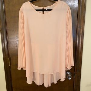 CATO 22/24 Great condition Peachy/Cream color